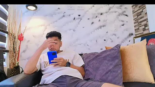 Max Hornye online show from February 2026 06:41:01 PM