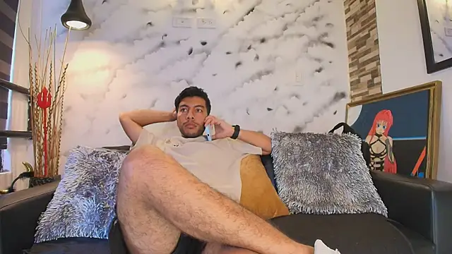 Max Hornye online show from April 2026 06:26:01 PM