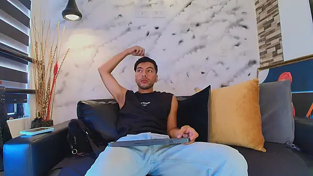 Max Hornye online show from April 2026 06:30:02 PM