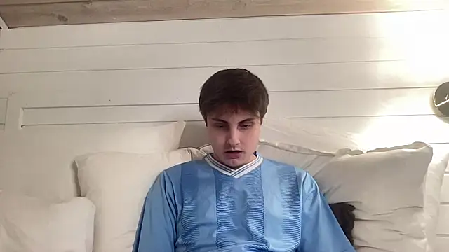 NoahhSkye online show from February 2026 12:55:02 AM