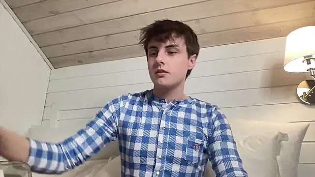 NoahhSkye online show from March 2026 09:33:02 PM