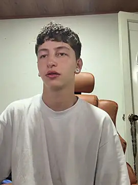 ARON LUXX online show from March 2026 11:22:01 PM