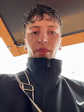 ARON LUXX online show from April 2026 03:02:01 PM