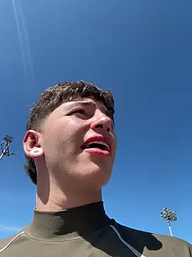 Snapshot of ARON_LUXX chatting on March 2026 02:17:01 PM ARON LUXX online show from March 2026 02:17:01 PM