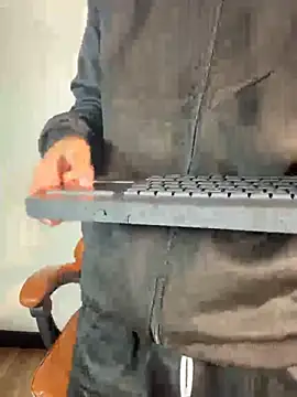 ARON LUXX online show from April 2026 02:30:01 PM