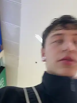 ARON LUXX online show from April 2026 10:14:01 PM