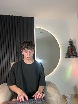 Snapshot of ARON_LUXX chatting on February 2026 03:07:01 AM ARON LUXX online show from February 2026 03:07:01 AM