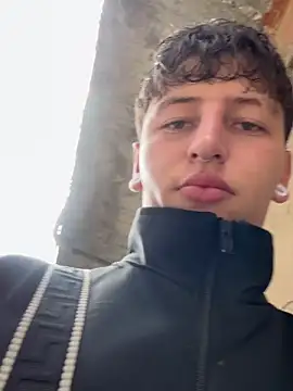 ARON LUXX online show from May 2026 02:47:01 PM