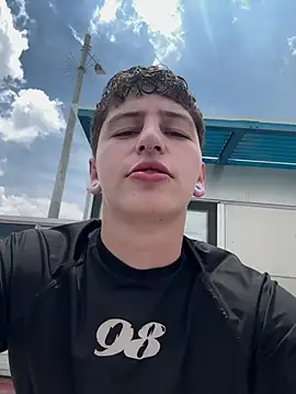 ARON LUXX online show from March 2026 05:40:02 PM