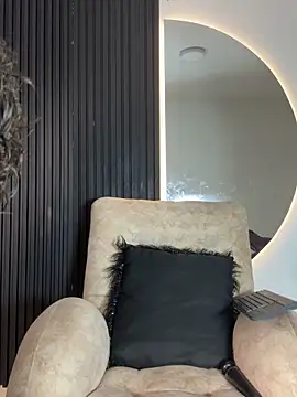 Snapshot of ARON_LUXX chatting on February 2026 03:06:01 AM ARON LUXX online show from February 2026 03:06:01 AM