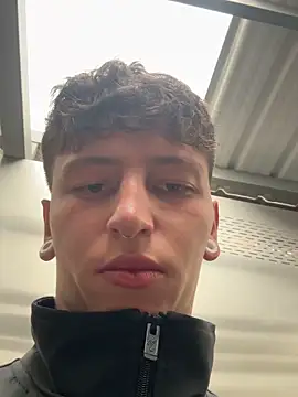 ARON LUXX online show from March 2026 02:52:01 PM