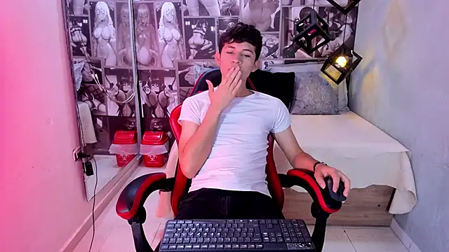 Christian Foxx online show from April 2026 02:01:05 PM