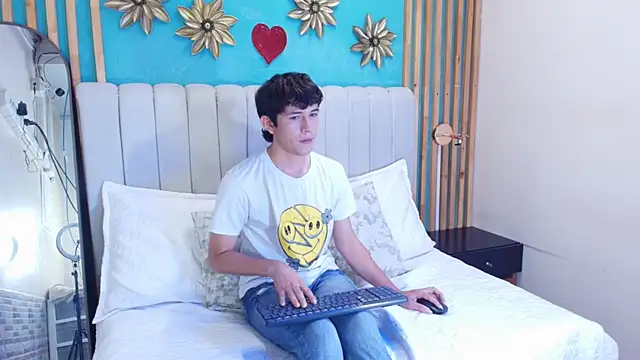 Christian Foxx online show from March 2026 12:27:01 AM