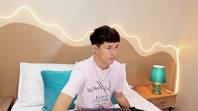 Christian Foxx online show from March 2026 01:44:01 PM