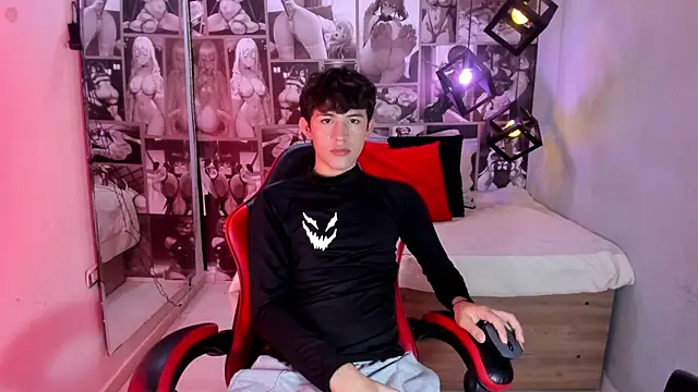 Christian Foxx online show from April 2026 01:48:01 PM