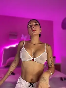 SofiaSiren online show from June 2026 10:26:01 PM