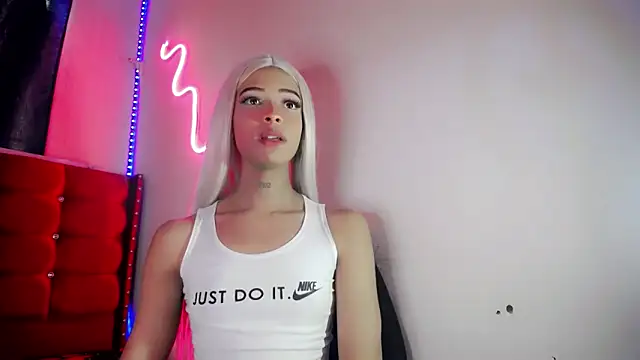 DahliaGill online show from April 2026 01:57:02 PM