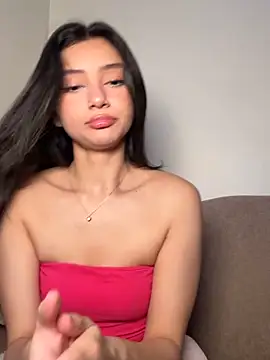 Chinicr18 online show from April 2026 07:32:01 PM