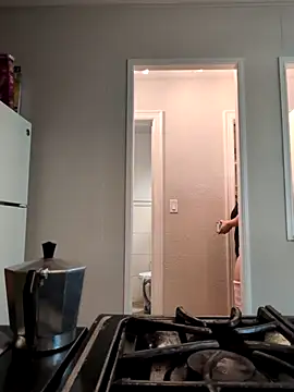 lillythotz online show from April 2026 07:00:01 PM