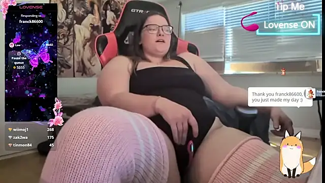 lillythotz online show from April 2026 08:48:01 PM