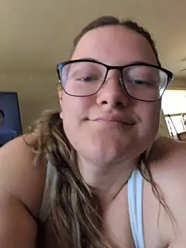 lillythotz online show from May 2026 04:49:01 PM