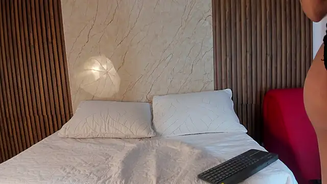 Snapshot of candy_hot_dirty chatting on February 2026 02:33:01 AM candy hot dirty online show from February 2026 02:33:01 AM