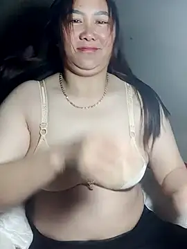 Snapshot of bongtuyet11 chatting on February 2026 01:07:02 PM bongtuyet11 online show from February 2026 01:07:02 PM