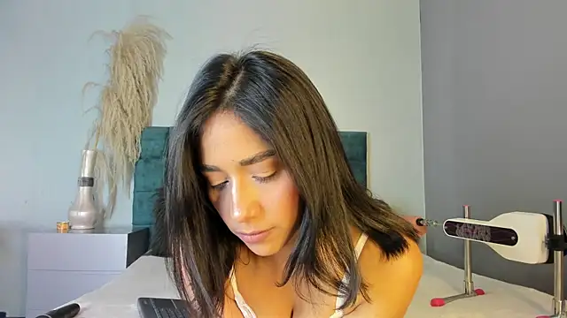 LiaHarpers online show from April 2026 10:47:01 PM