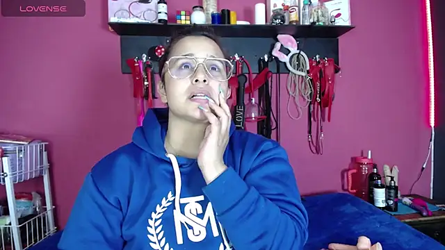 shannon queen- online show from April 2026 04:52:02 AM