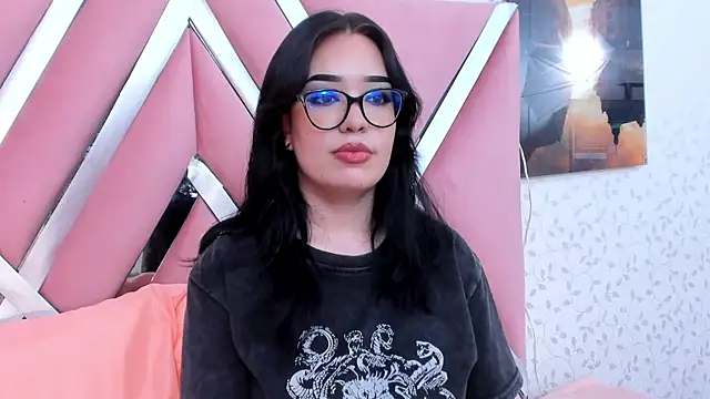 ninameduxx online show from May 2026 04:42:01 AM