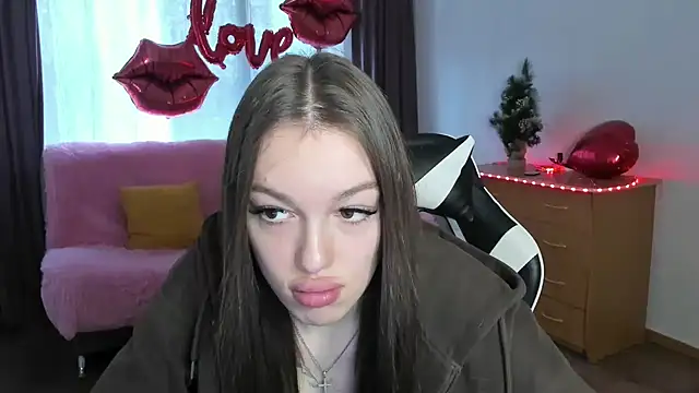 CandyGyrl online show from April 2026 08:18:02 AM