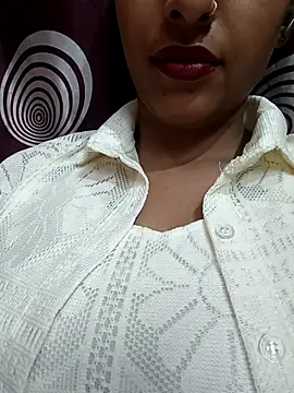 komalsharma99 online show from April 2026 01:08:02 PM