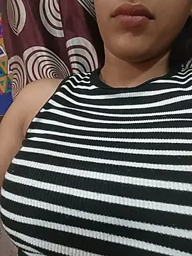 komalsharma99 online show from May 2026 05:18:02 AM