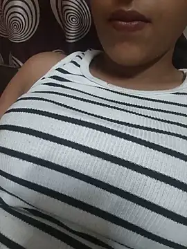 komalsharma99 online show from June 2026 05:18:02 PM