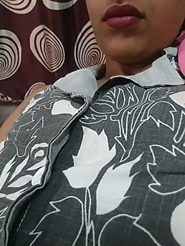 komalsharma99 online show from June 2026 05:08:01 AM