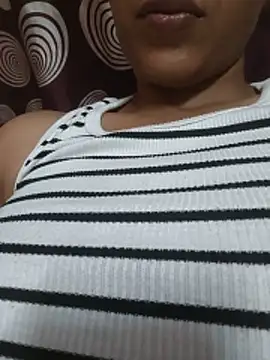 komalsharma99 online show from June 2026 05:24:02 PM