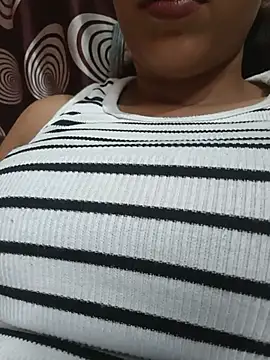 komalsharma99 online show from May 2026 03:40:01 PM