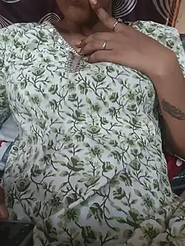 komalsharma99 online show from May 2026 11:16:02 AM