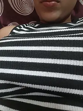 komalsharma99 online show from May 2026 05:12:02 PM