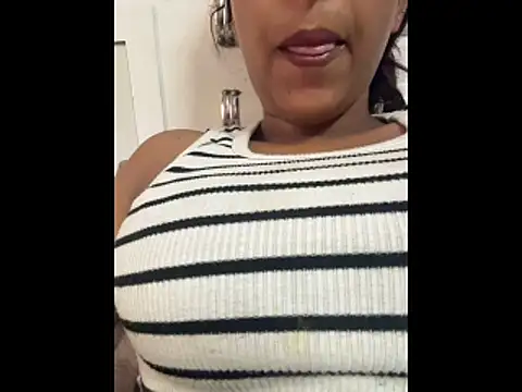 komalsharma99 online show from June 2026 04:54:02 AM