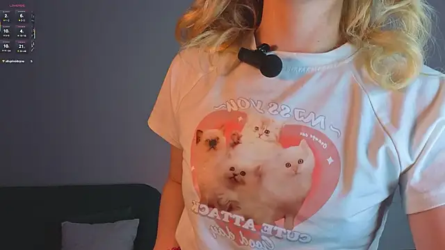 Snapshot of LollyBaby4u chatting on March 2026 02:40:01 AM LollyBaby4u online show from March 2026 02:40:01 AM