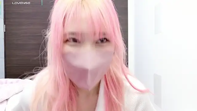 Mia-o0 online show from March 2026 09:28:02 AM