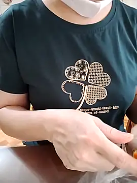 LiilyZi online show from March 2026 12:44:02 AM