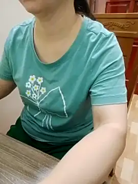 LiilyZi online show from April 2026 01:10:01 AM