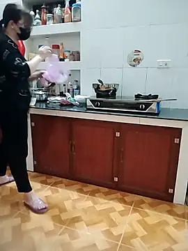 LiilyZi online show from March 2026 10:33:01 AM