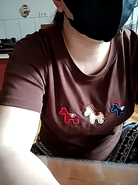 LiilyZi online show from April 2026 07:15:01 AM