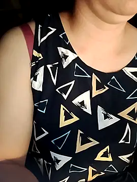 LiilyZi online show from March 2026 02:39:01 PM