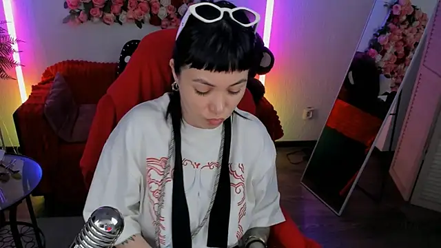 NeoGeisha online show from May 2026 01:40:01 PM
