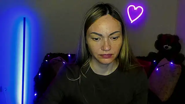 BlondMikey22 online show from May 2026 11:24:02 AM