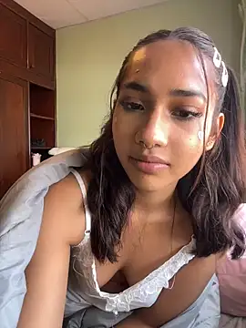 lyla luv online show from February 2026 04:57:01 AM